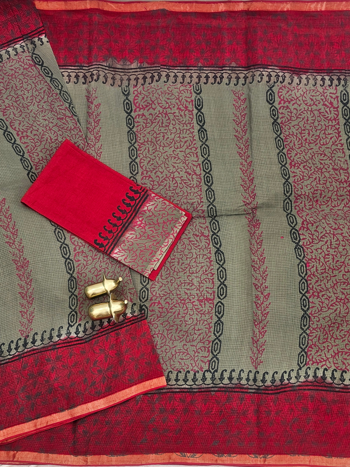 Pure Munga Checks Cotton with Hand Block Printed Sarees - Grey with Red