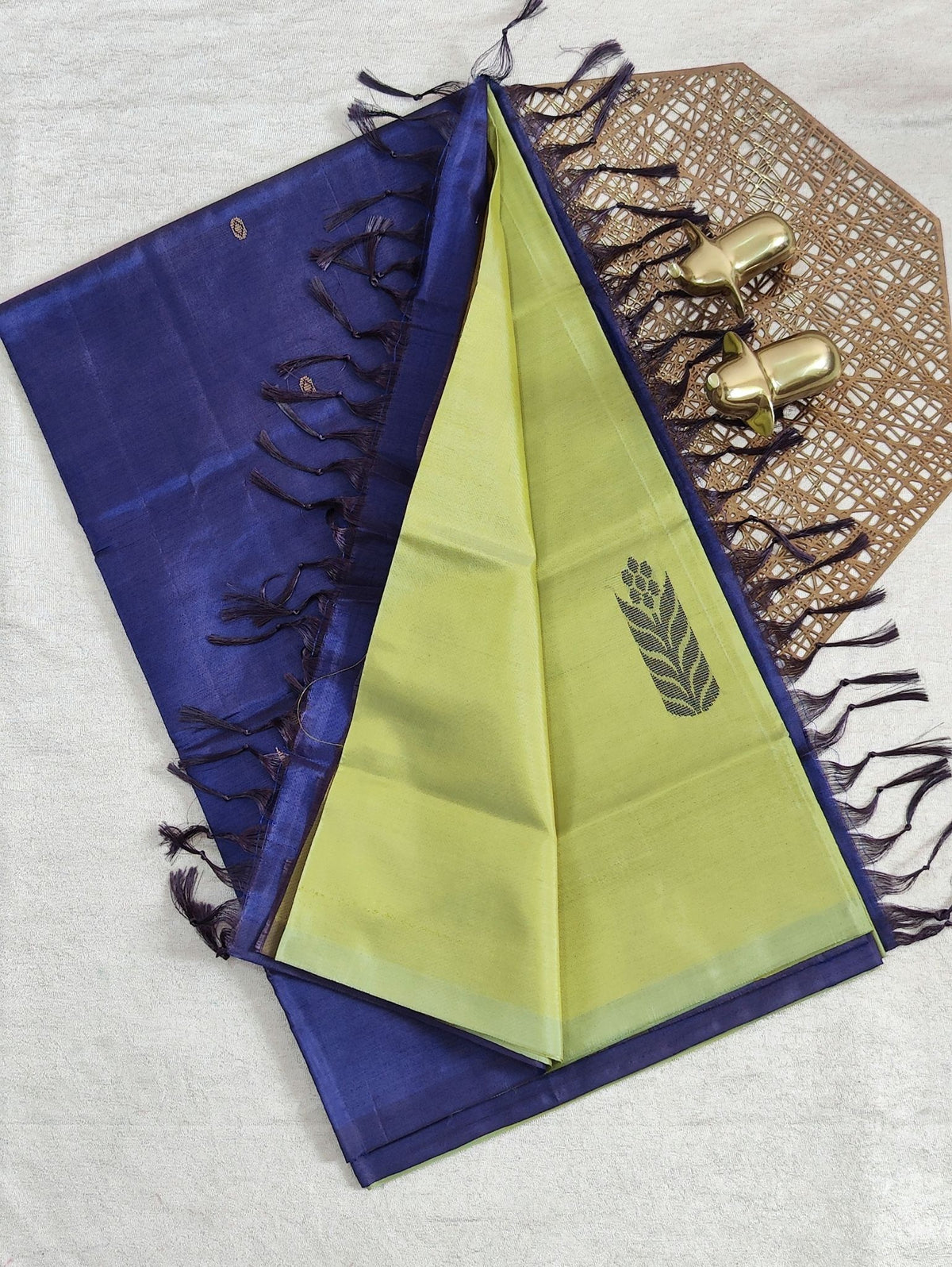 Chinnalampattu Saree - Green with Blue