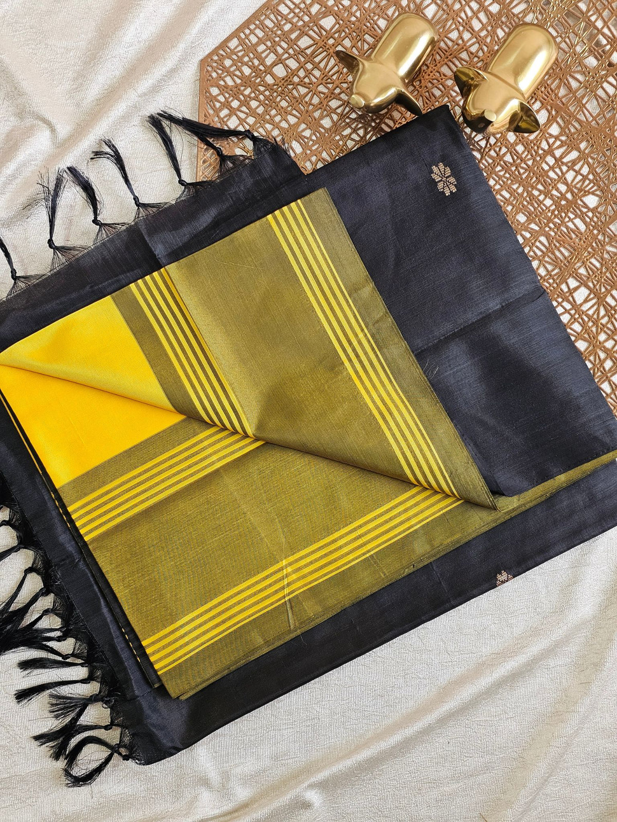 Chinnalampattu Saree - Yellow with Black