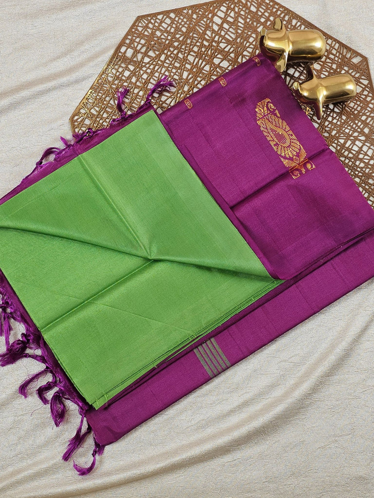 Chinnalampattu Saree with Blouse - Green with Magenta Pink
