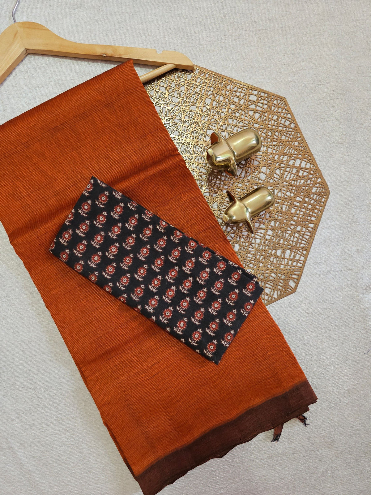 Handwoven Mangalagiri Plain Pattu Saree - Rust Orange