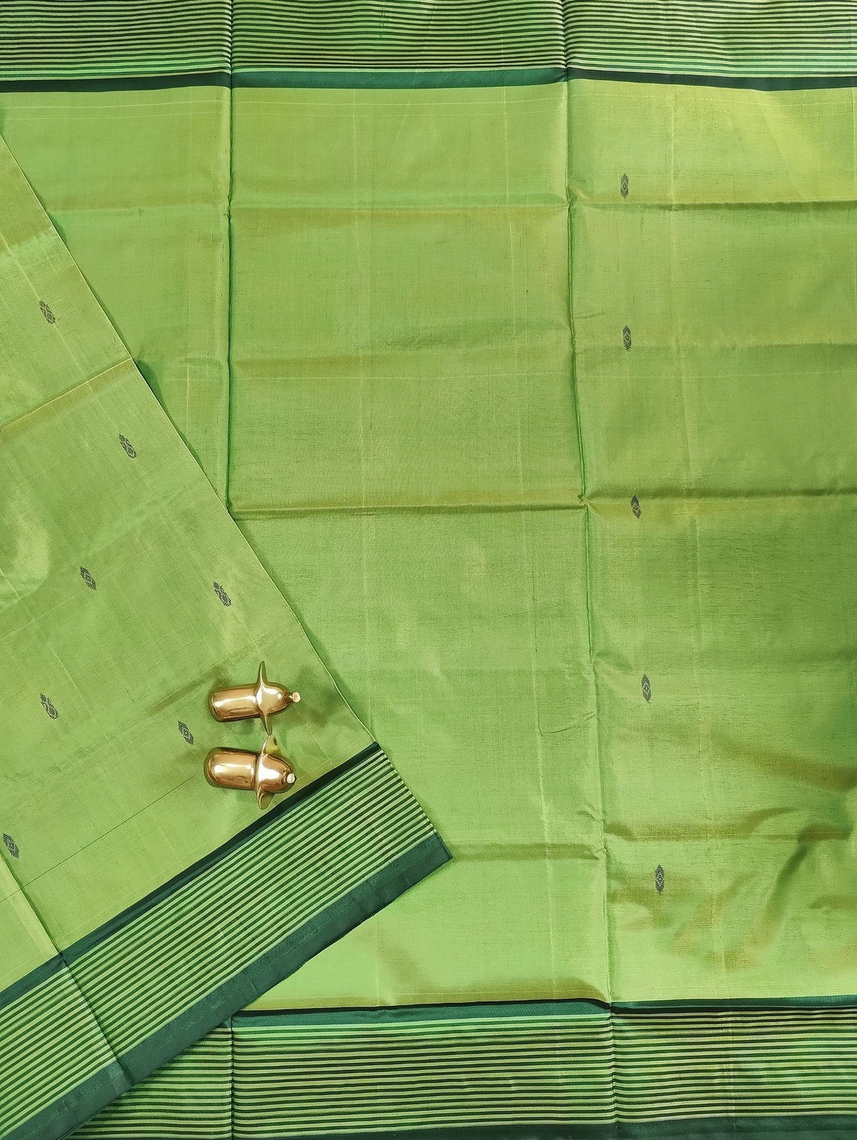 Chinnalampattu Saree - Green with Dark Green