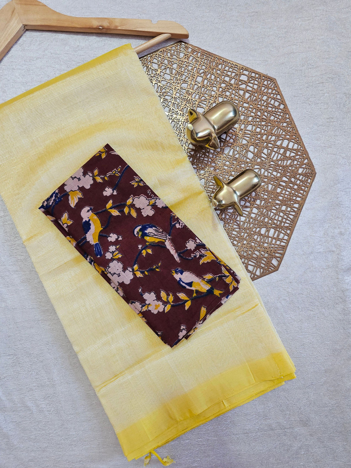 Handwoven Mangalagiri Plain Pattu Saree - Yellow
