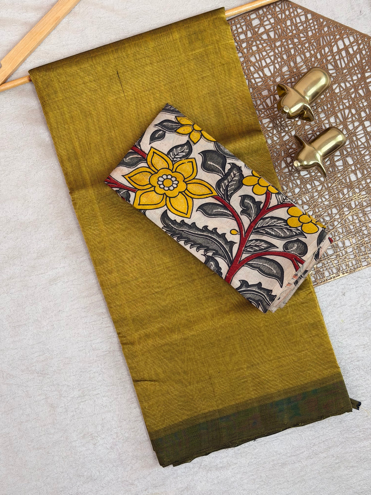 Handwoven Mangalagiri Plain Pattu Saree - Dual Shade Yellow with Black