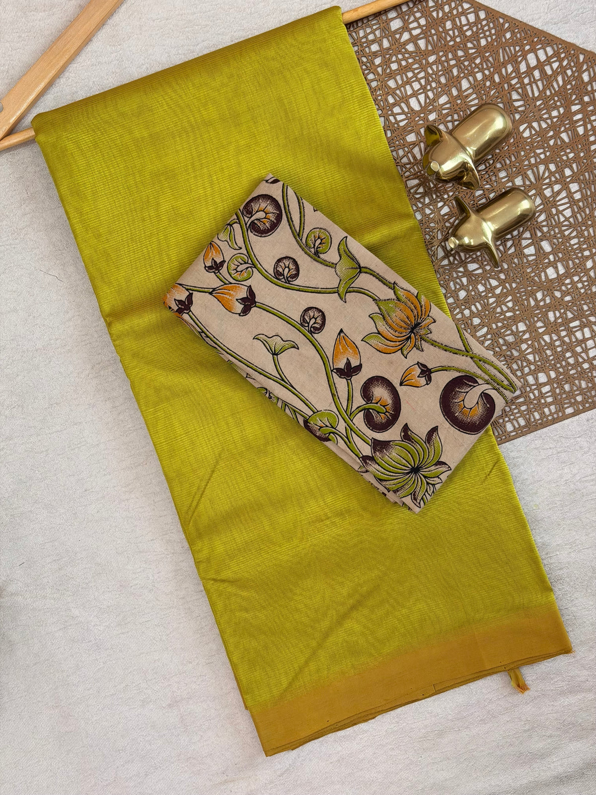 Handwoven Mangalagiri Plain Pattu Saree - Green