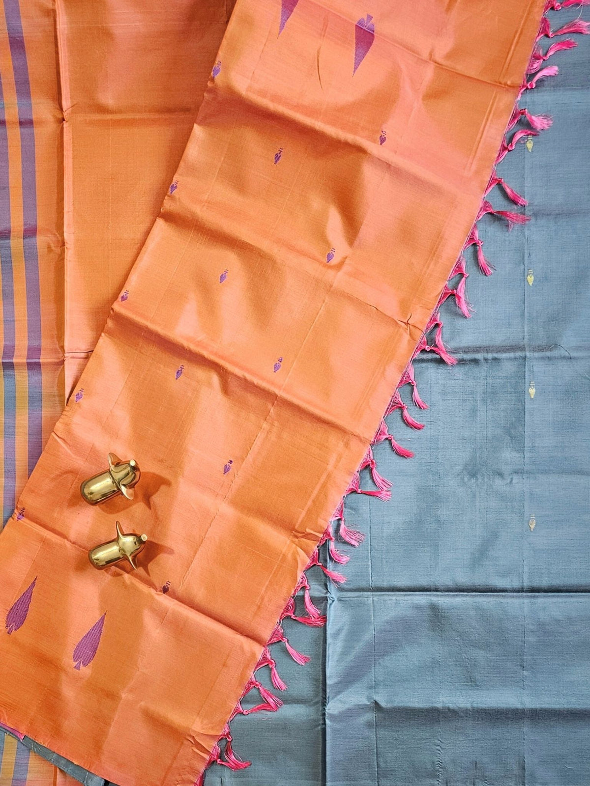 Chinnalampattu Saree - Grey with Dual Shade Peachish Pink