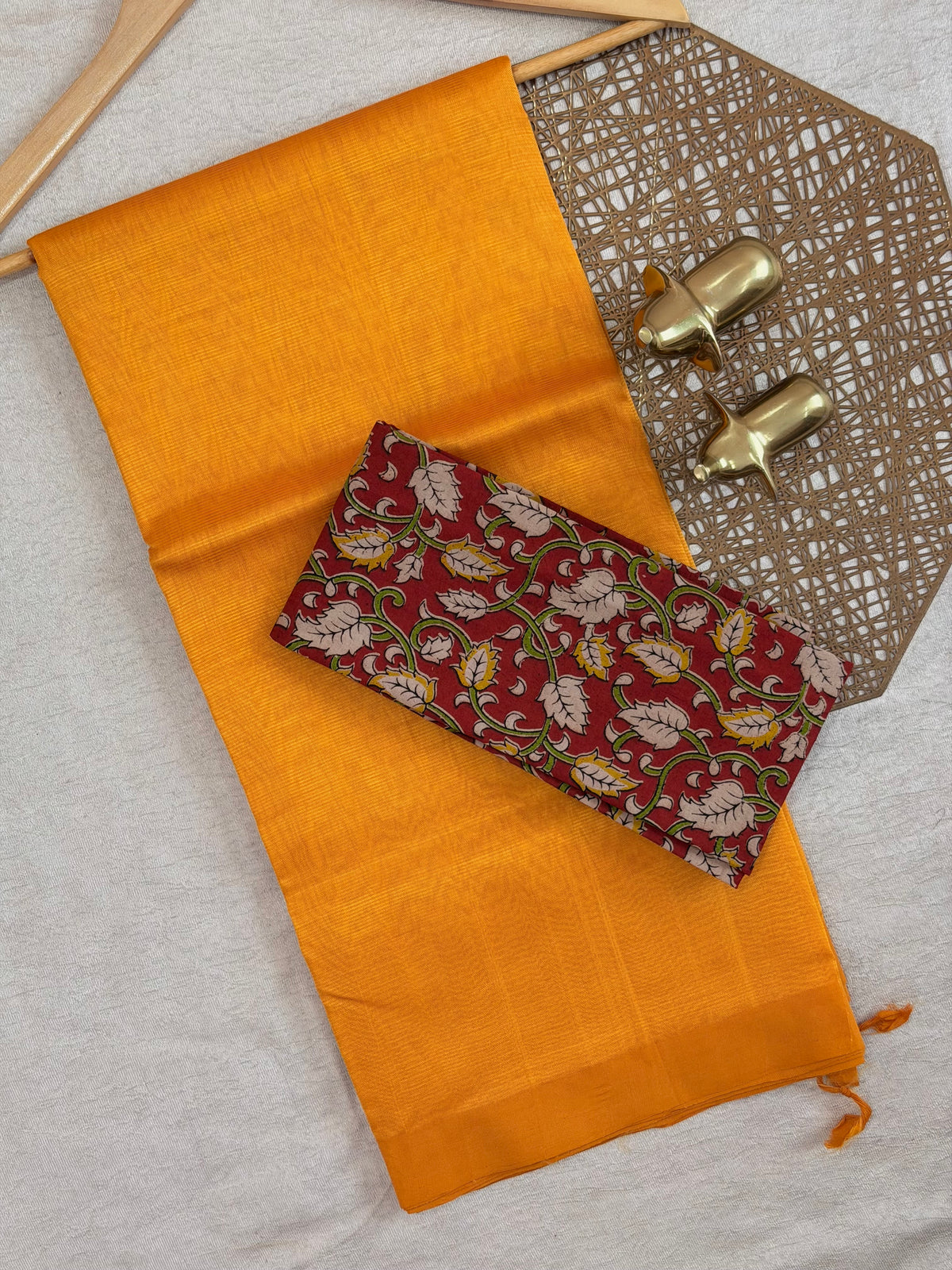 Handwoven Mangalagiri Plain Pattu Saree - Yellow