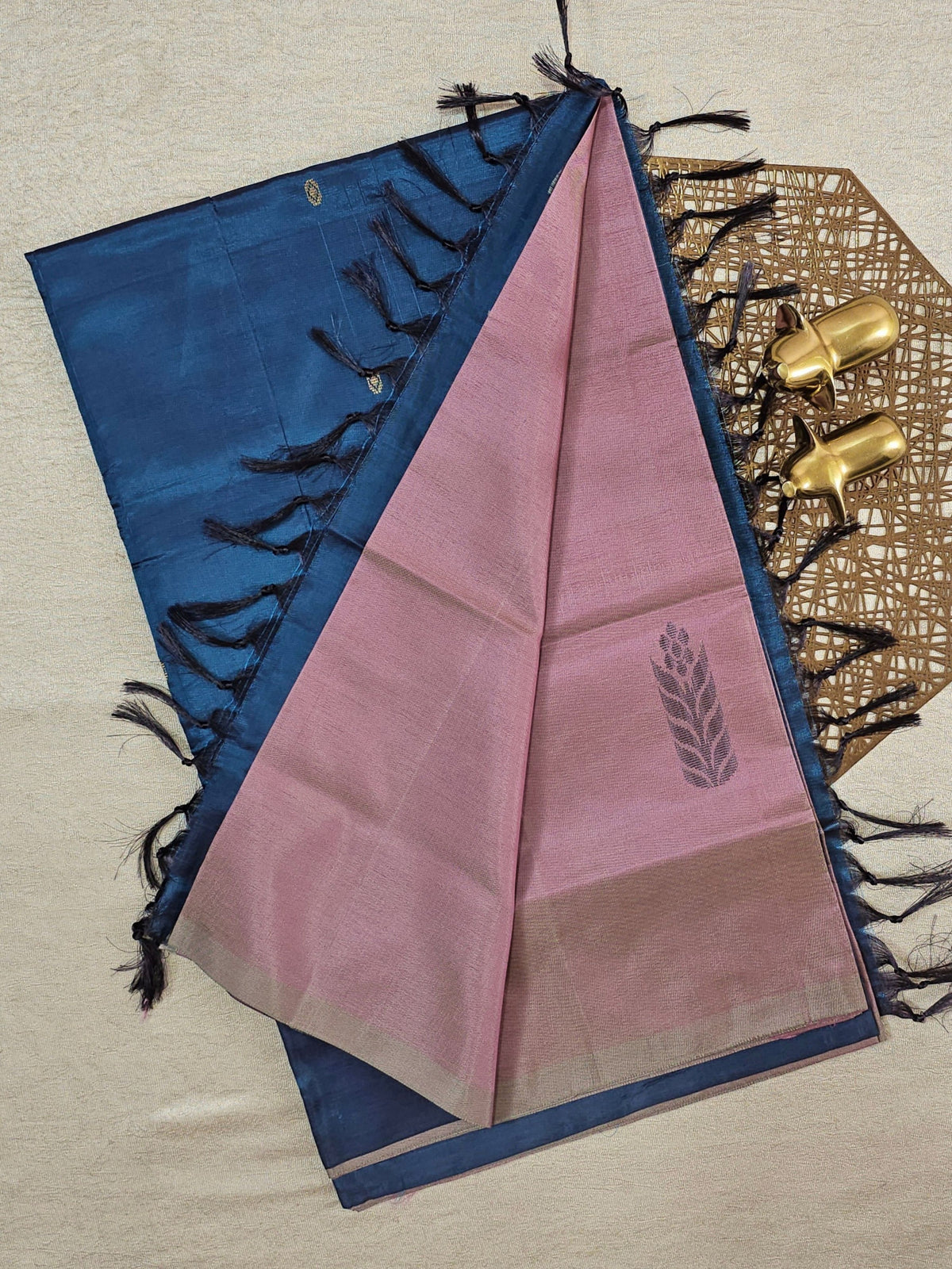 Chinnalampattu Saree - Dual Shade off Onion Pink  and Beige with Peacock Blue