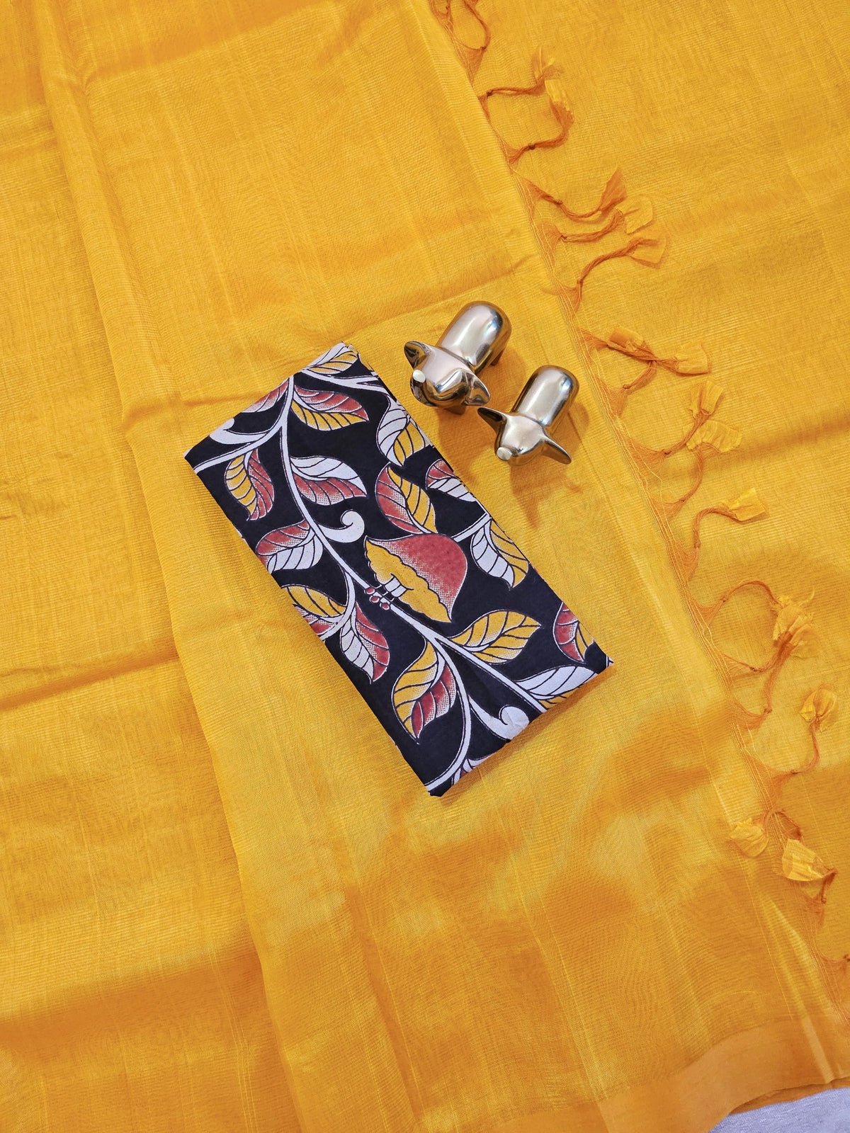 Handwoven Mangalagiri Plain Pattu Saree - Yellow