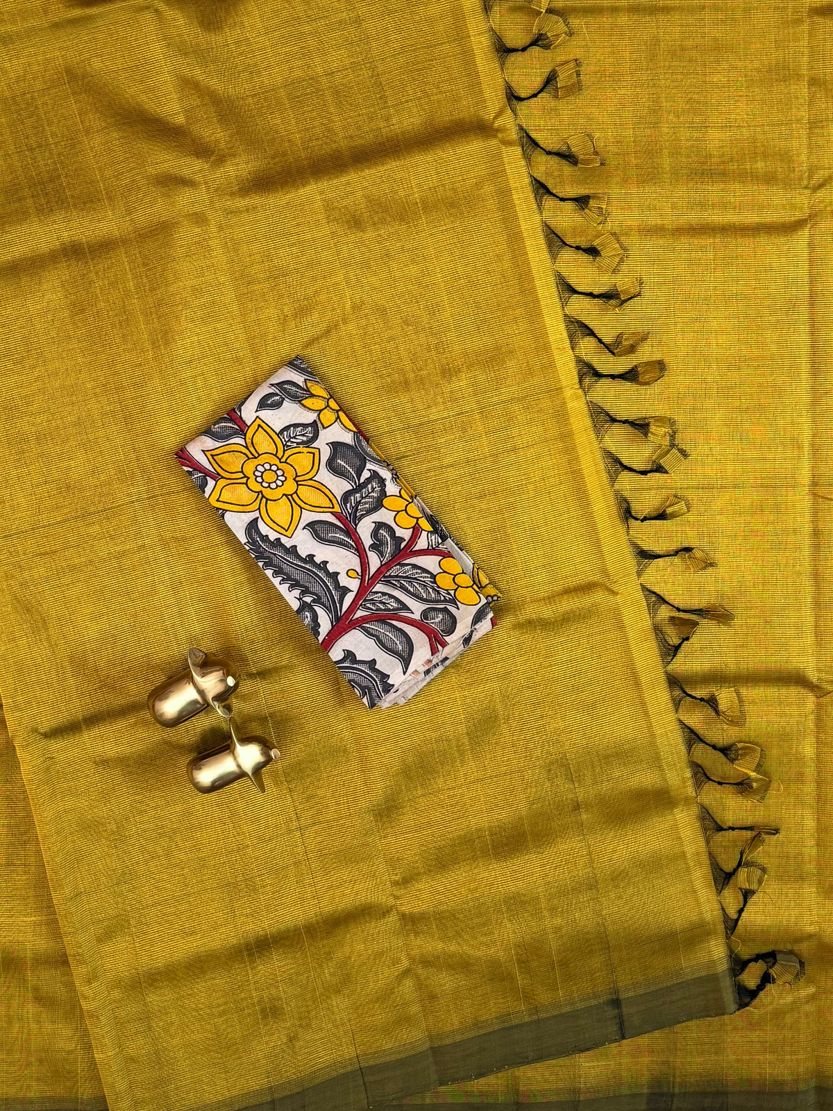Handwoven Mangalagiri Plain Pattu Saree - Dual Shade Yellow with Black