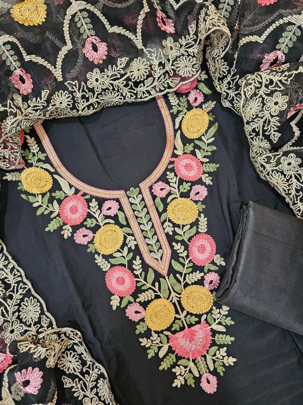 Soft Silk with Heavy Neck - Black