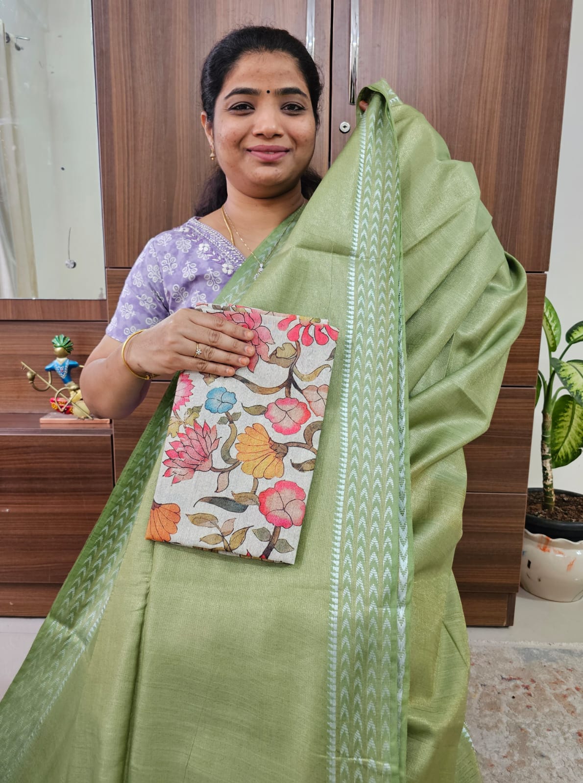 Bhagalpuri Tissue with Matching Blouse - Green