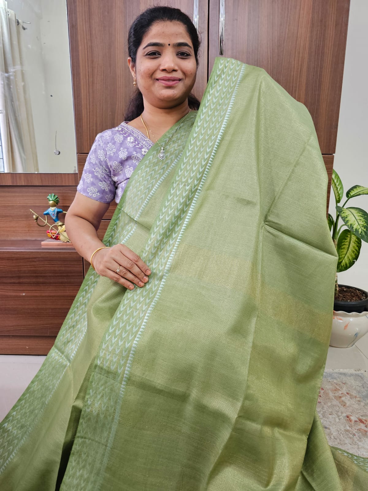 Bhagalpuri Tissue with Matching Blouse - Green