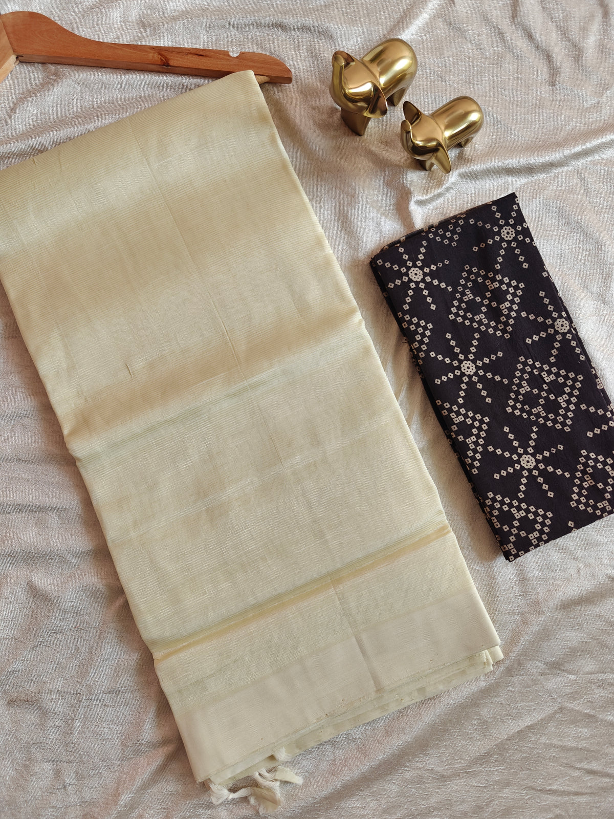 Handwoven Mangalagiri Plain Pattu Saree - Cream