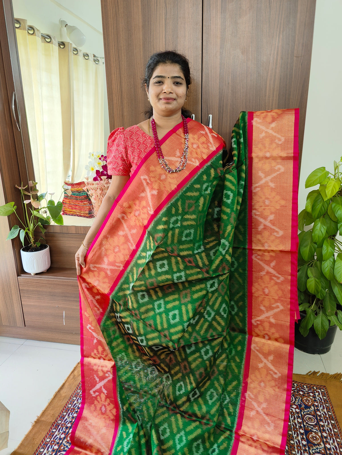 Green with Pink Pallu Pochampally Ikkat Silk Cotton (SICO Pattu)