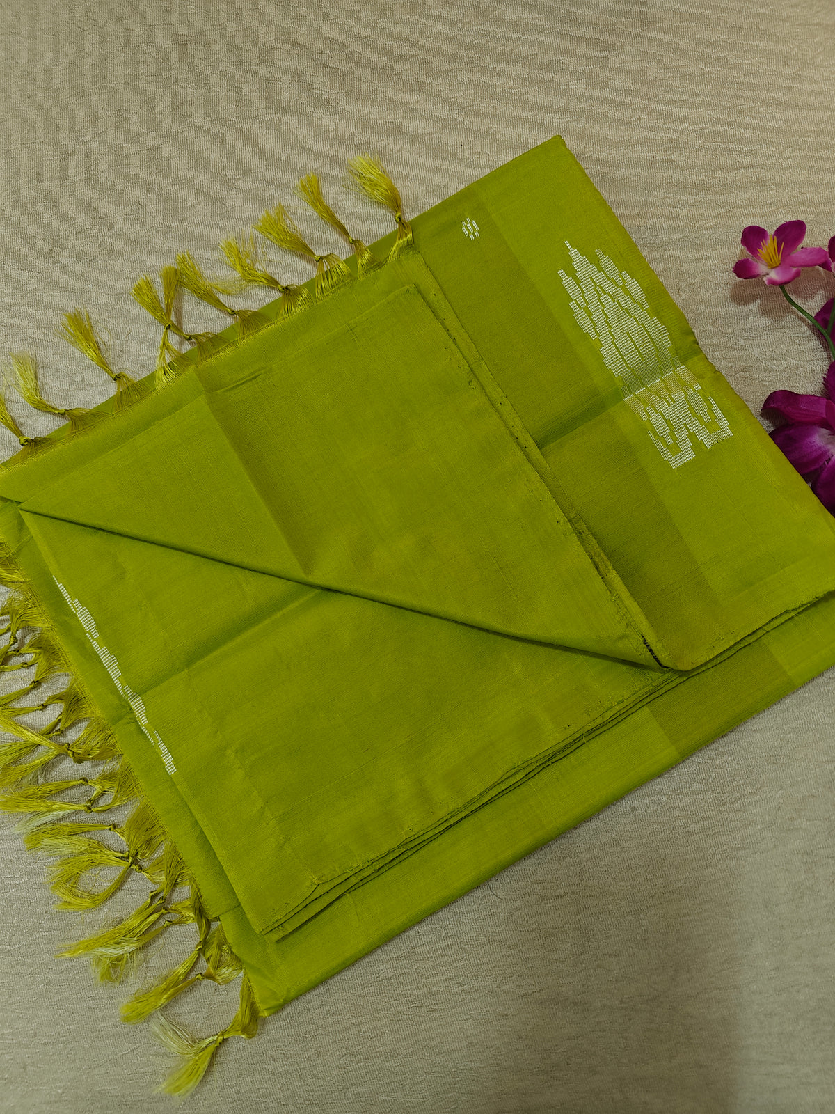 Chinnalampattu Saree- Parrot green