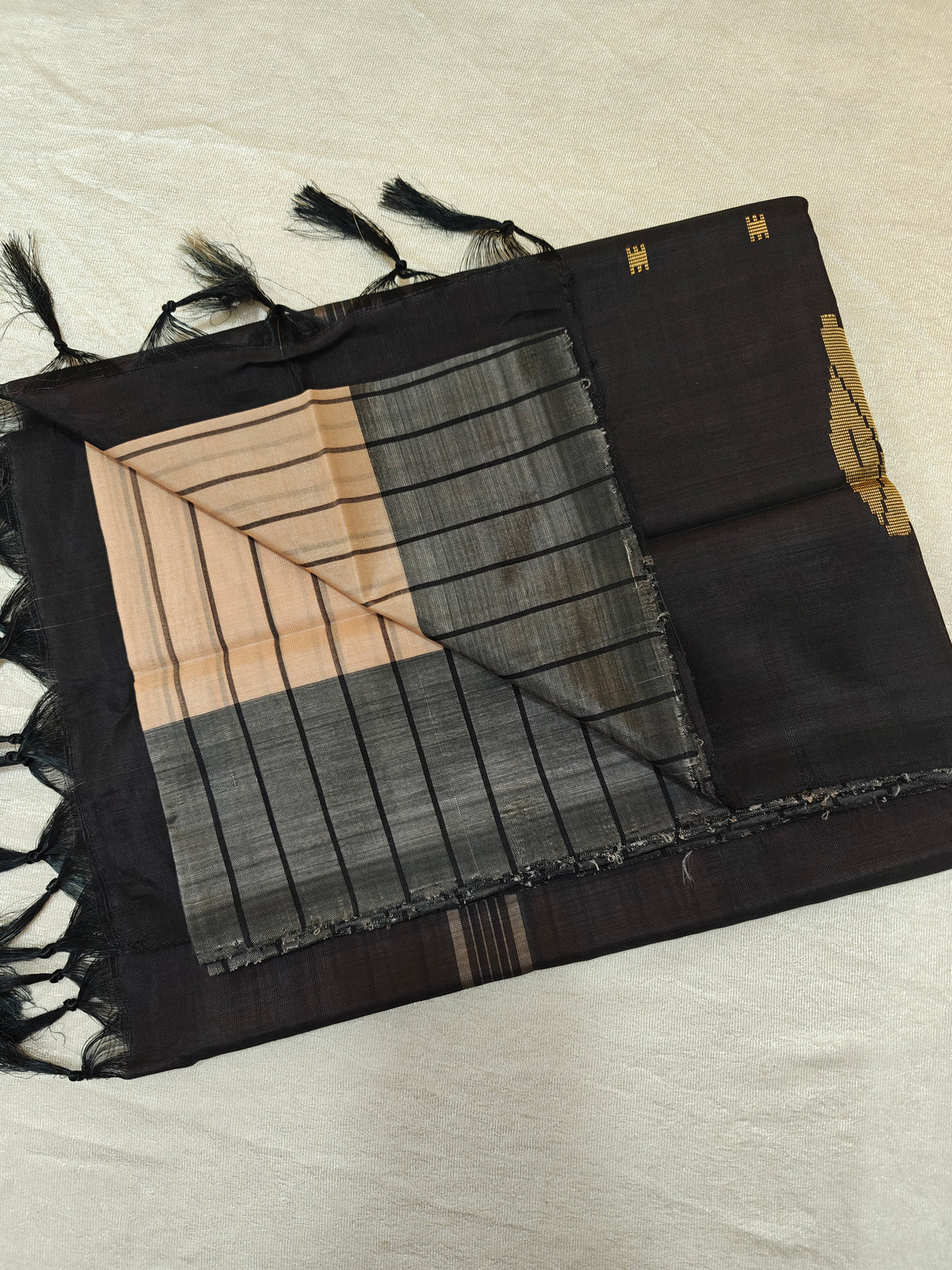Chinnalampattu Saree - Sandel with Black