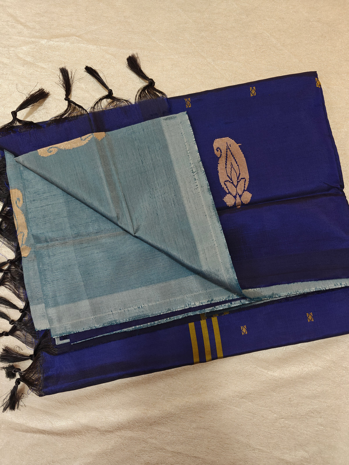 Chinnalampattu Saree - Grey with Blue