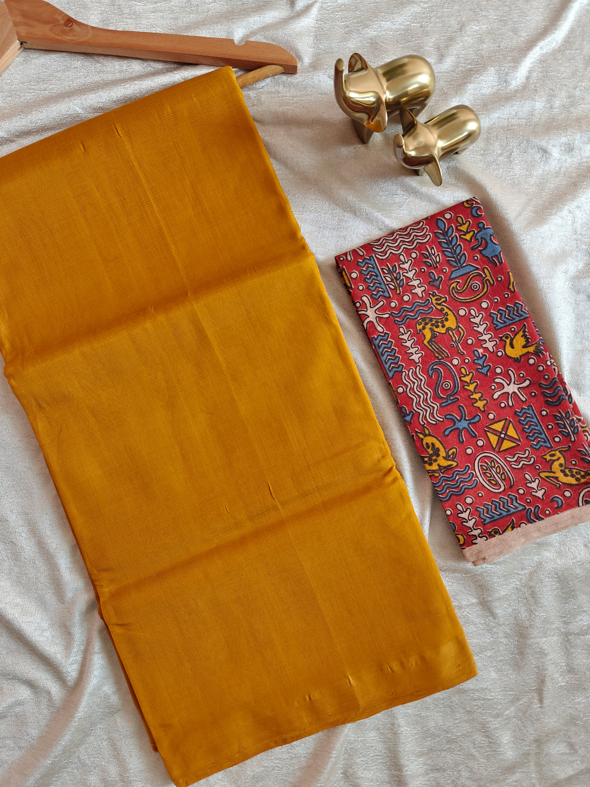 Handwoven Mangalagiri Plain Pattu Saree - Mustard Yellow