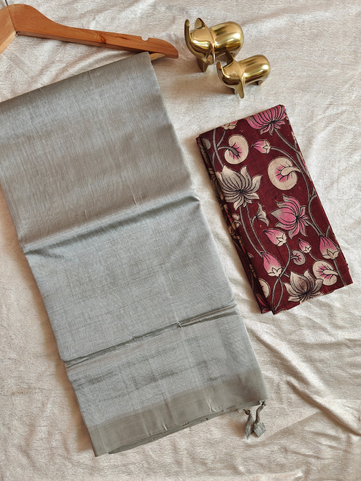 Handwoven Mangalagiri Plain Pattu Saree - Grey