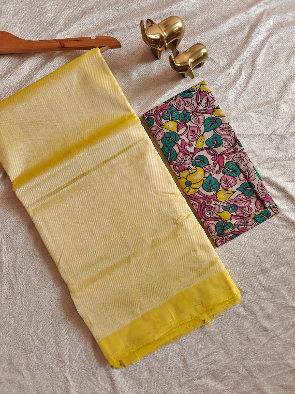 Handwoven Mangalagiri Plain Pattu Saree - Yellow