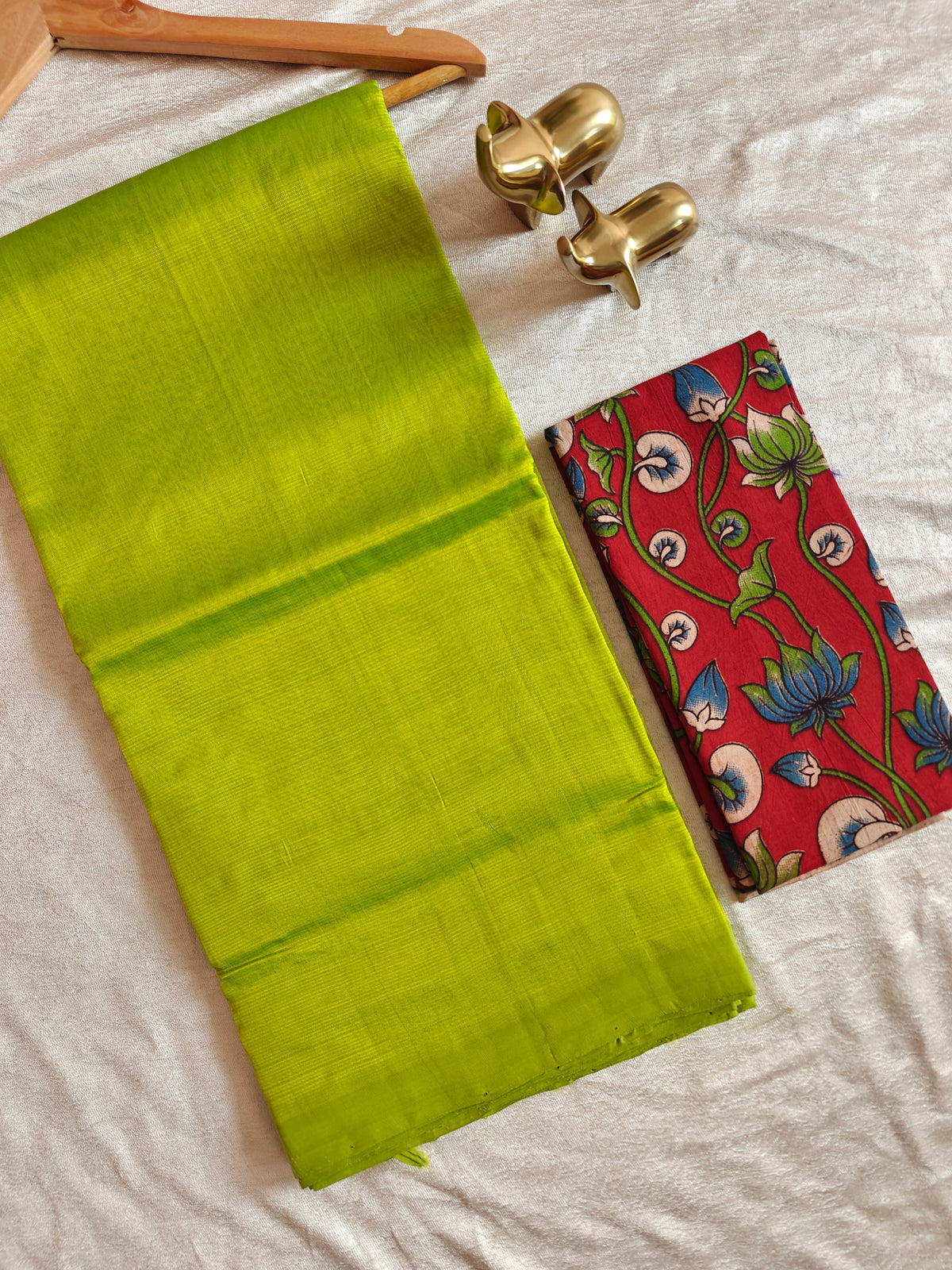 Handwoven Mangalagiri Plain Pattu Saree - Green