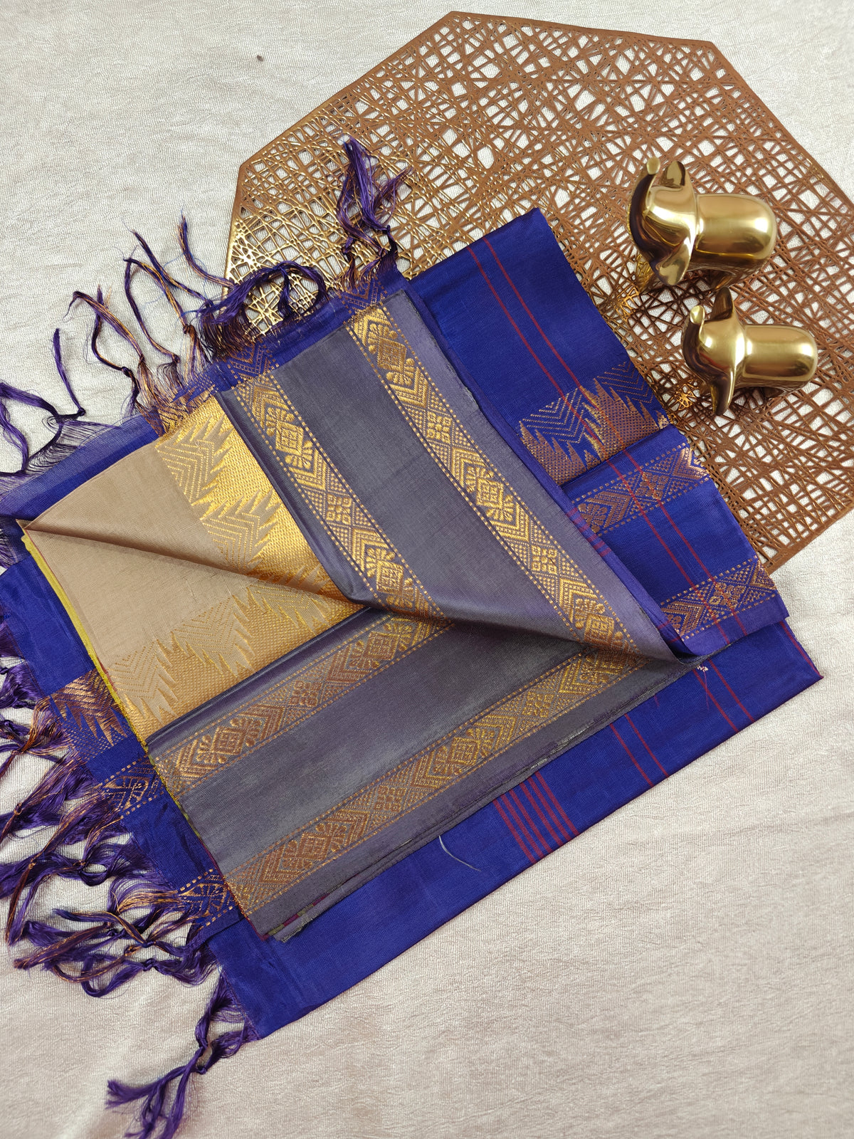 Chinnalampattu Border - Beige with Blue