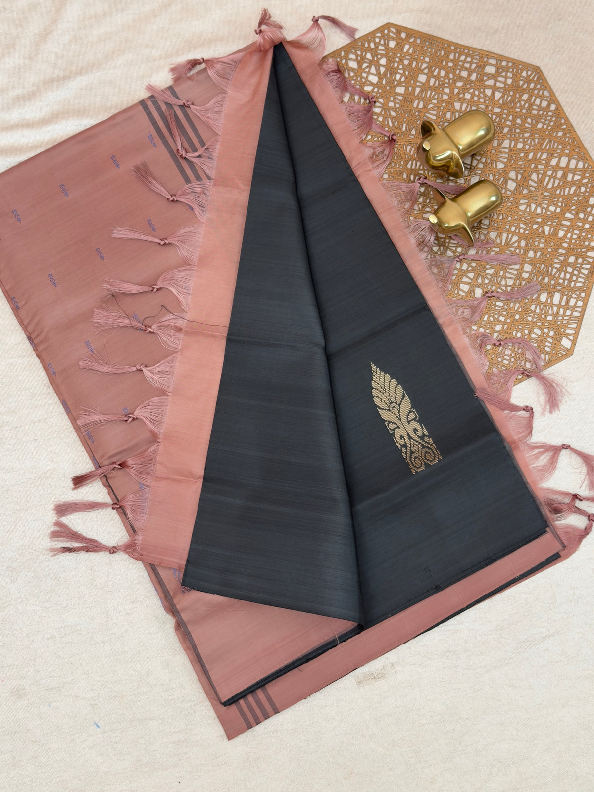 Chinnalampattu Saree - Black with Dark Peach