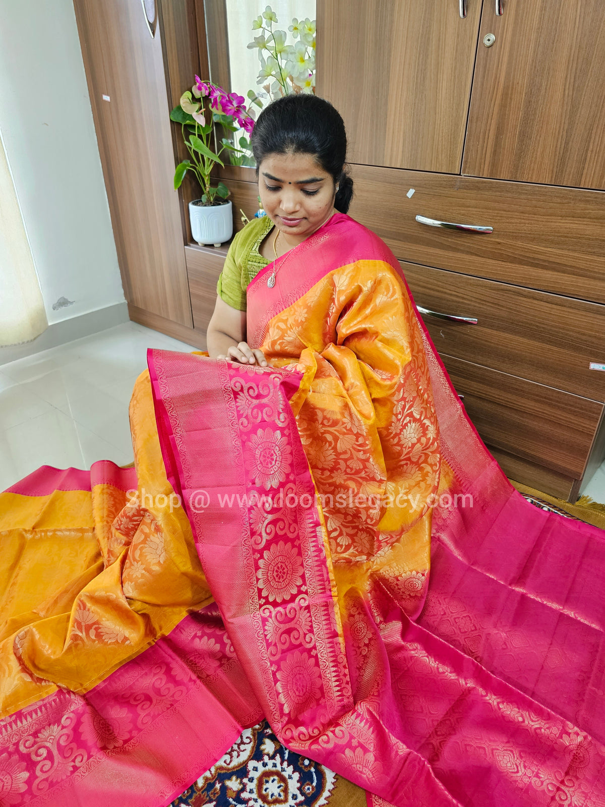 Classical Kanjivaram Pattern Full Brocade Pure Handloom Soft Silk Saree - Orange with Pink