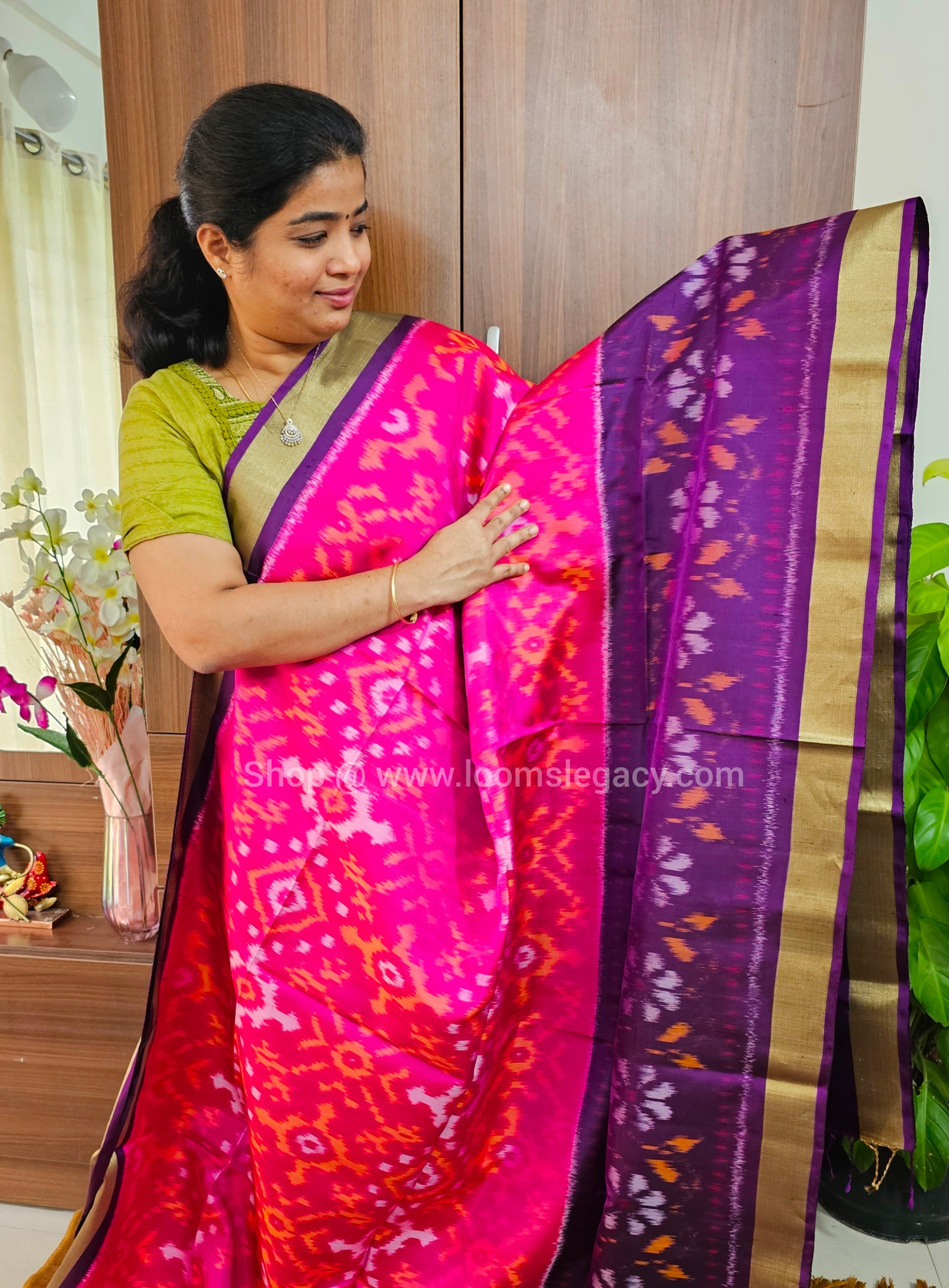 Handloom Pochampally Ikkat Pure Soft Silk Sarees - Pink with Blue – Looms  Legacy