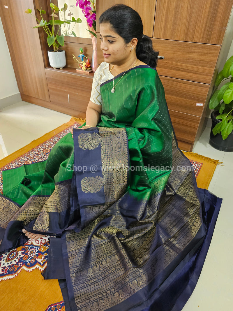 Classical Kanjivaram Pattern Pure Handloom Soft Silk Saree - Bottle Green with Navy Blue