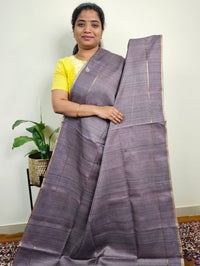 𝐏𝐫𝐞-𝐛𝐨𝐨𝐤𝐢𝐧𝐠 𝐀𝐯𝐚𝐢𝐥𝐚𝐛𝐥𝐞 𝟐𝟎 𝐝𝐚𝐲𝐬 𝐃𝐢𝐬𝐩𝐚𝐭𝐜𝐡 𝐓𝐢𝐦𝐞 Soft Semi Tussar with Zari Weaving Saree - Metalic Grey