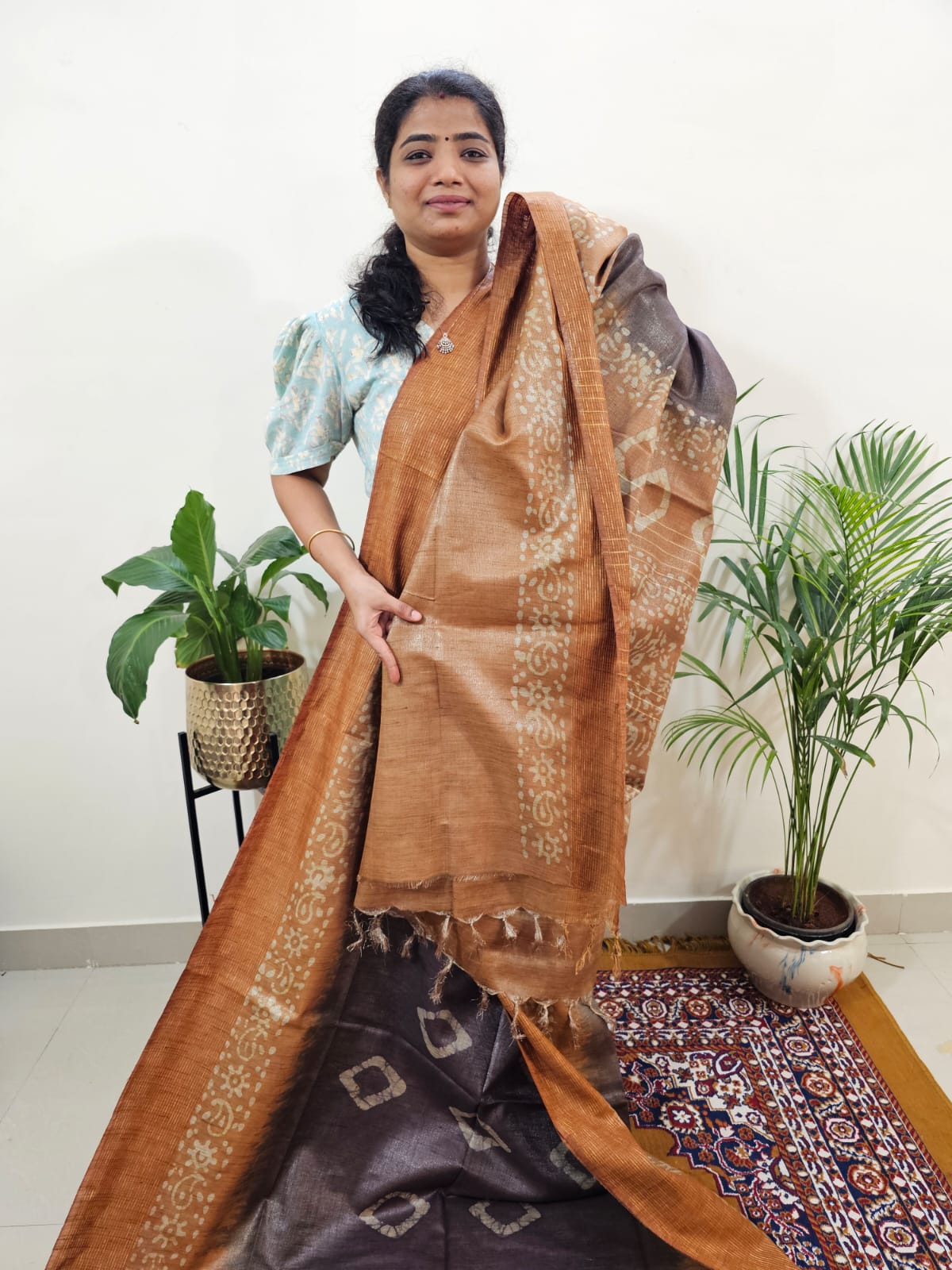 Bhagalpuri Zari Weaving with Batik Print - Brown with Honey Brown