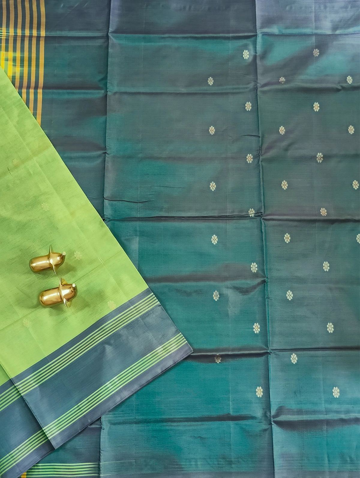 Chinnalampattu Saree - Green with Peacock Greenish Blue