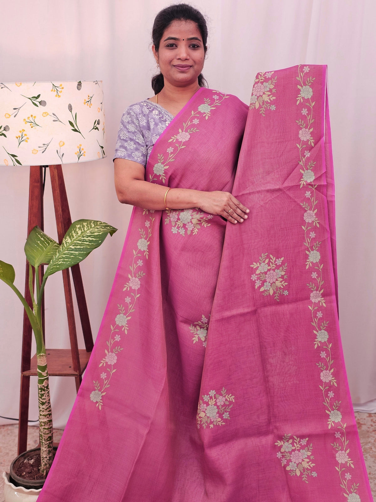 Linen Tissue with Zari Weaving Digital Printed Sarees - Pink