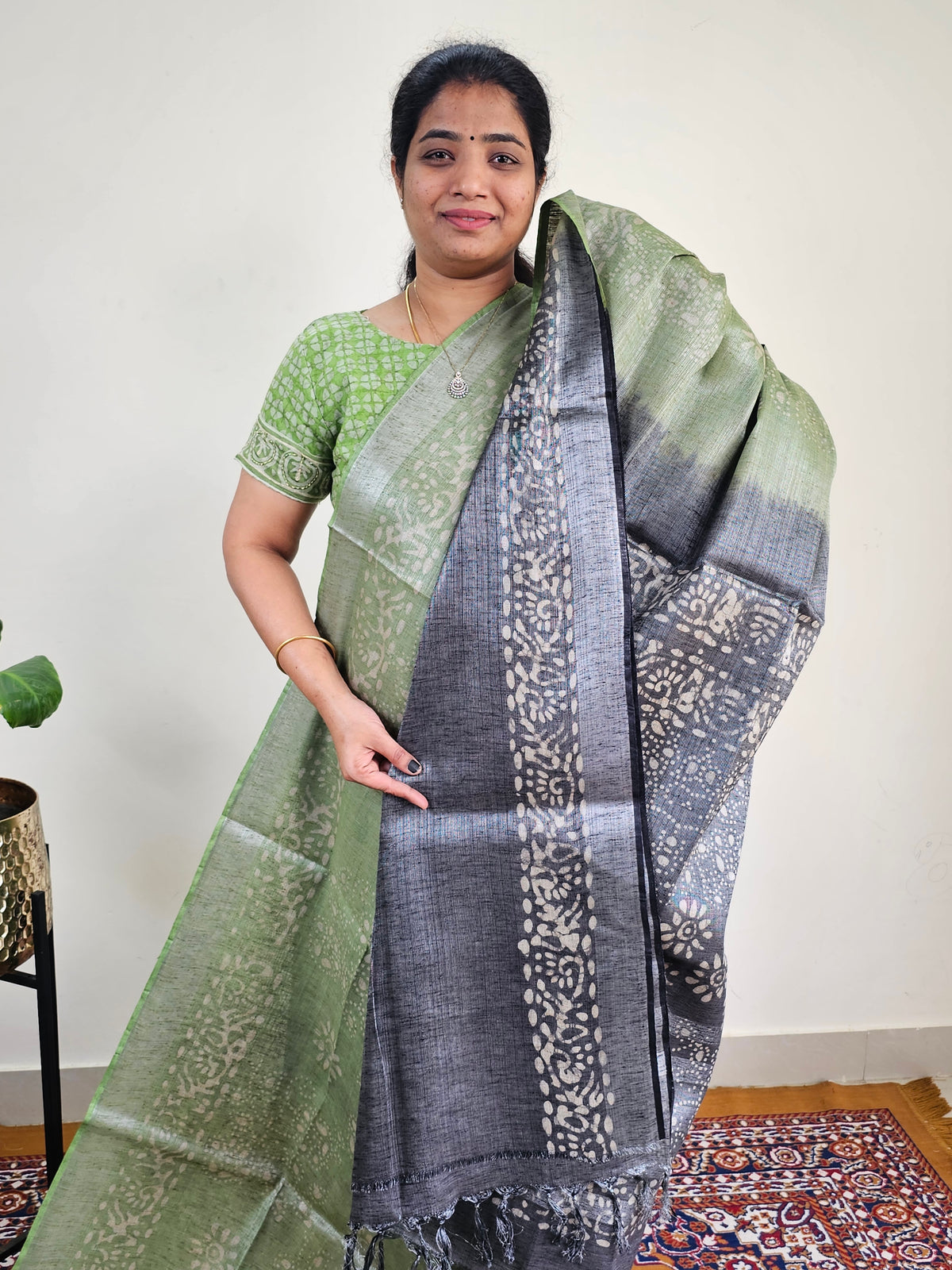 Bhagalpuri with Silver Zari Weaving Batik Print - Green with Grey