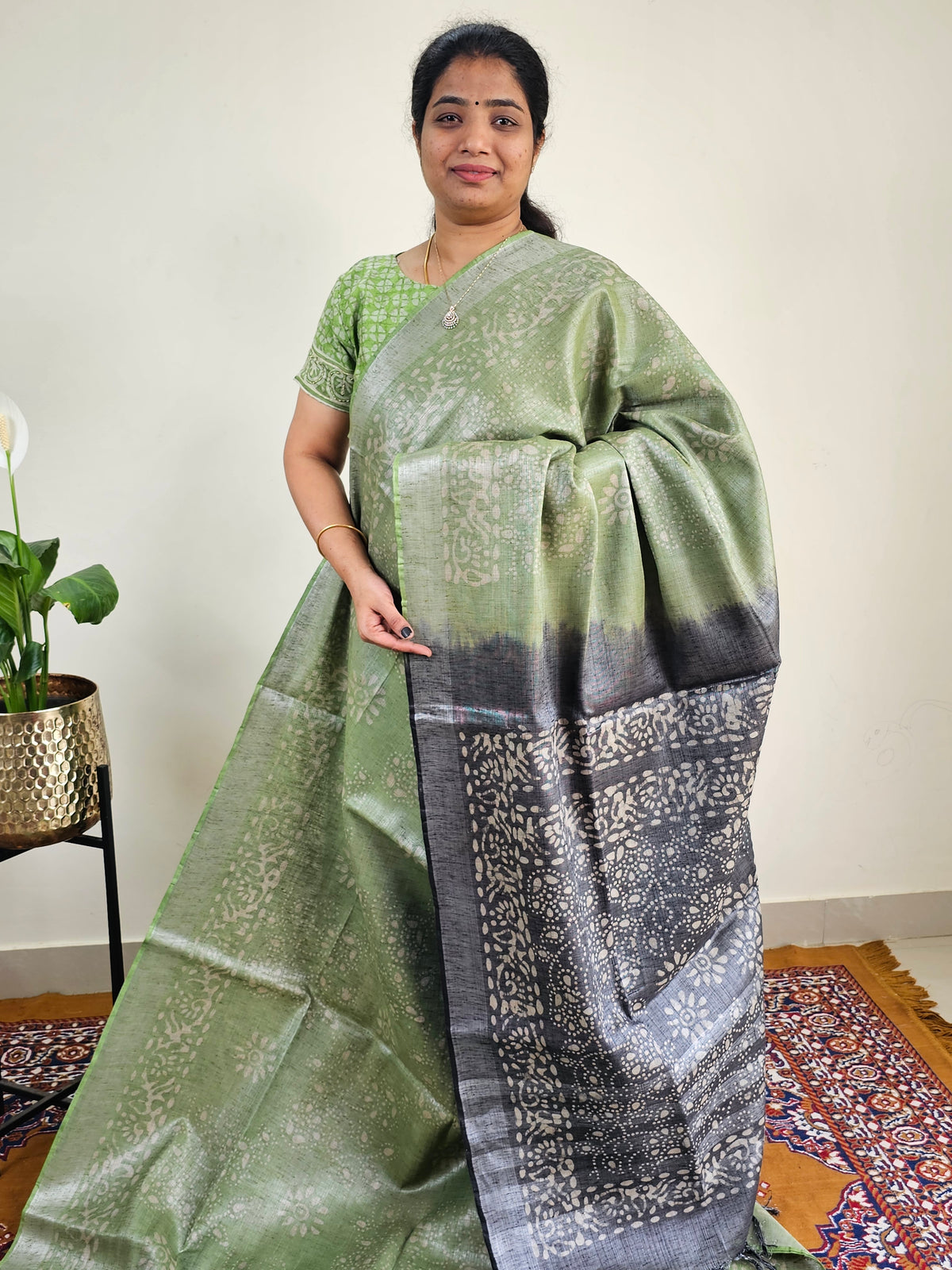 Bhagalpuri with Silver Zari Weaving Batik Print - Green with Grey